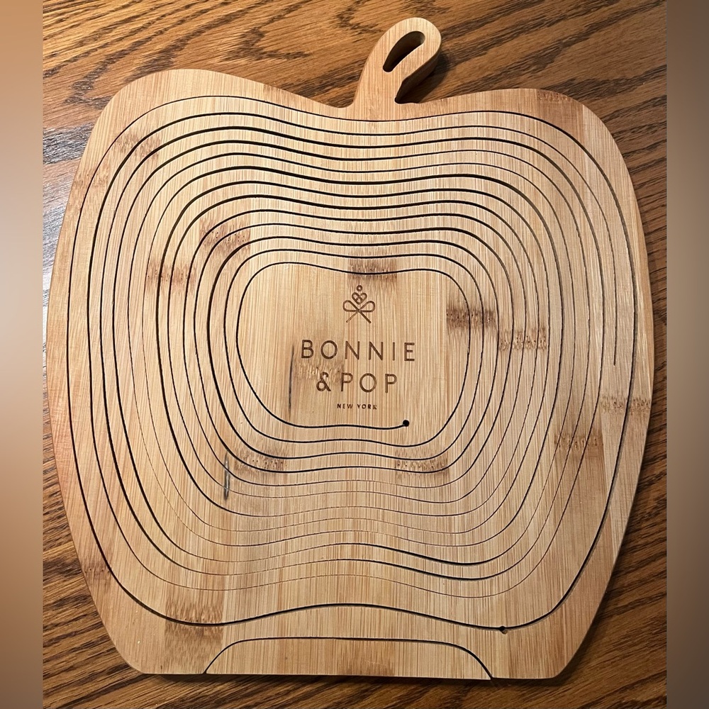 Bonnie & Pop Folding Apple Bowl